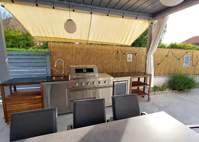 Kuntrada 45 Holiday Home - Heated & Kids Pool