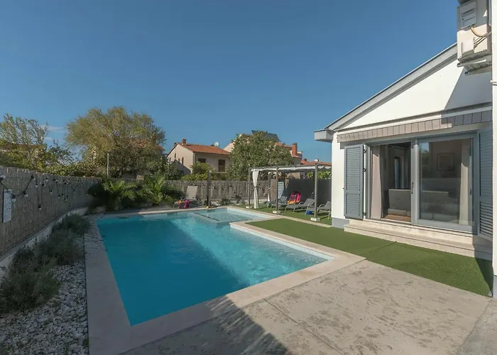 Kuntrada 45 Holiday Home - Heated & Kids Pool
